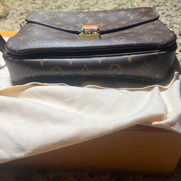 SOLD - Picture 9 of 9